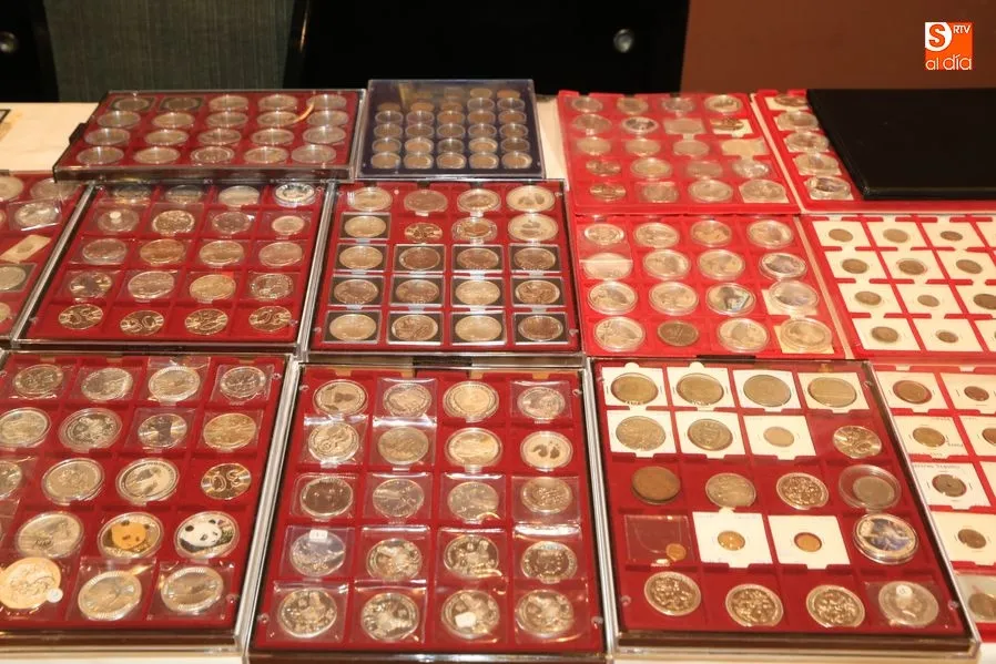 Foto 4 - Los salones del Hotel Hall 88 acogen la tradicional jornada de Numism&aacute;tica, Filatelia y...