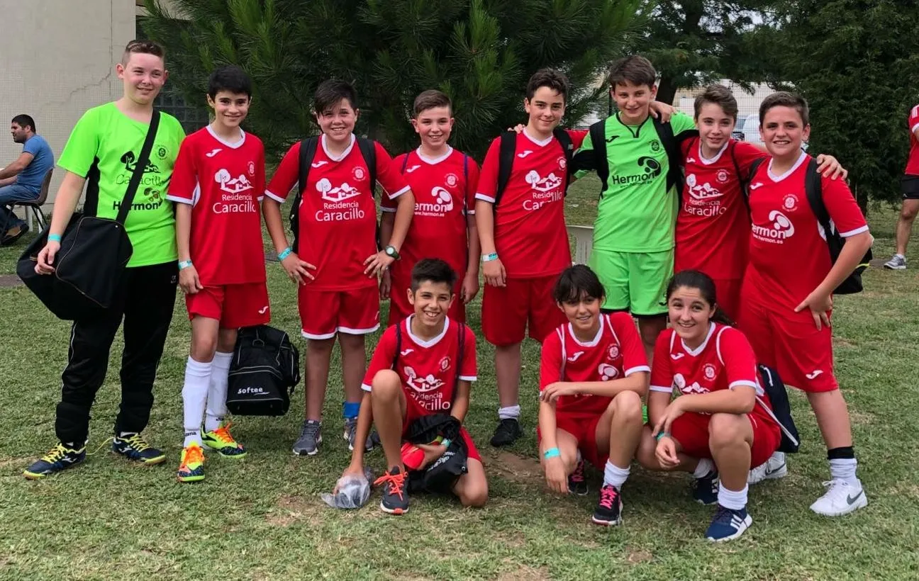 Foto 2 - Sin suerte para el Infantil B del III Columnas en la Adrep Cup  