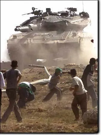 Foto 2 - El tanque, la piedra y el odio