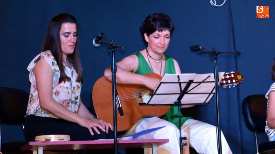 Foto 10 - La literatura y la m&uacute;sica de la mano, en la velada solidaria del certamen Carmen Mart&iacute;n Gaite