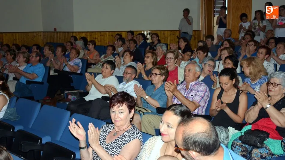 Foto 8 - La literatura y la m&uacute;sica de la mano, en la velada solidaria del certamen Carmen Mart&iacute;n Gaite