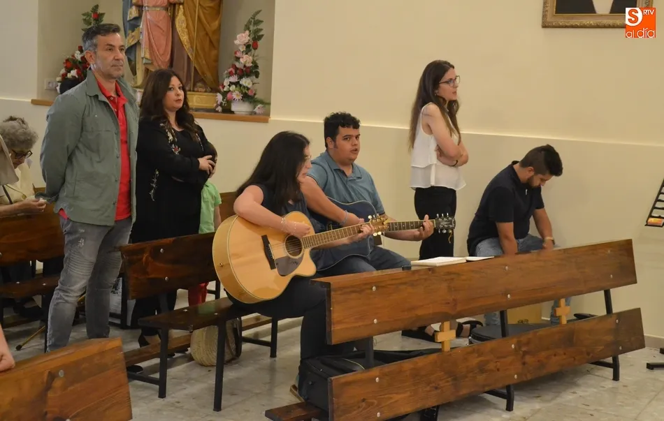 Foto 6 - La Parroquia de San Crist&oacute;bal traslada temporalmente sus cultos al Convento de las Carmelitas  