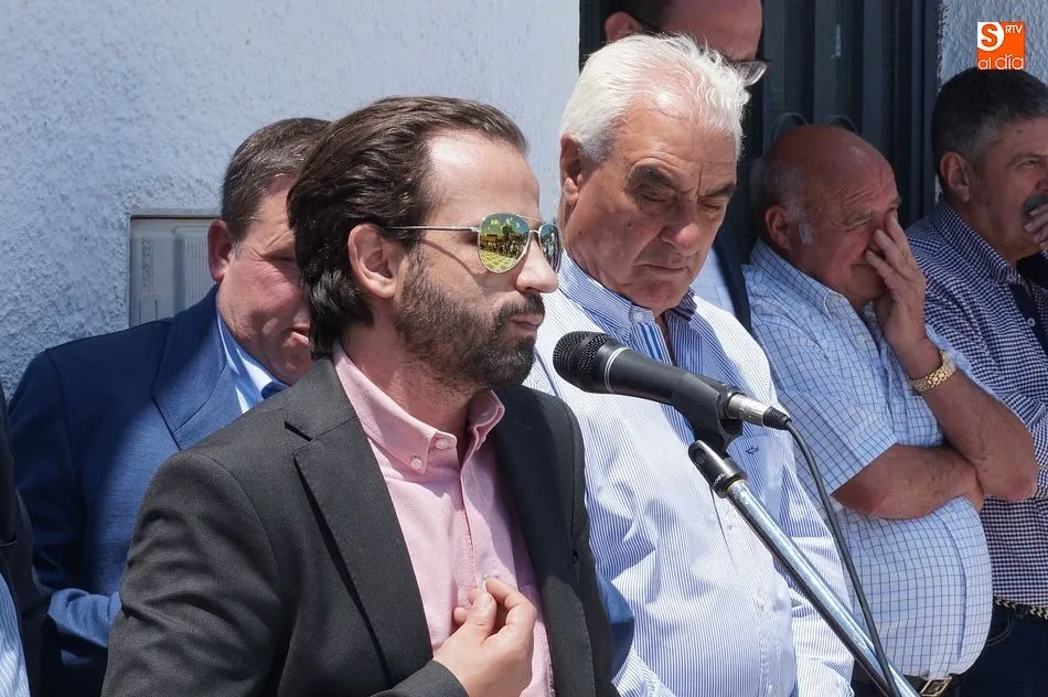 Foto 6 - Los berrocalenses festejan a Santa Isabel en su nueva Plaza Mayor