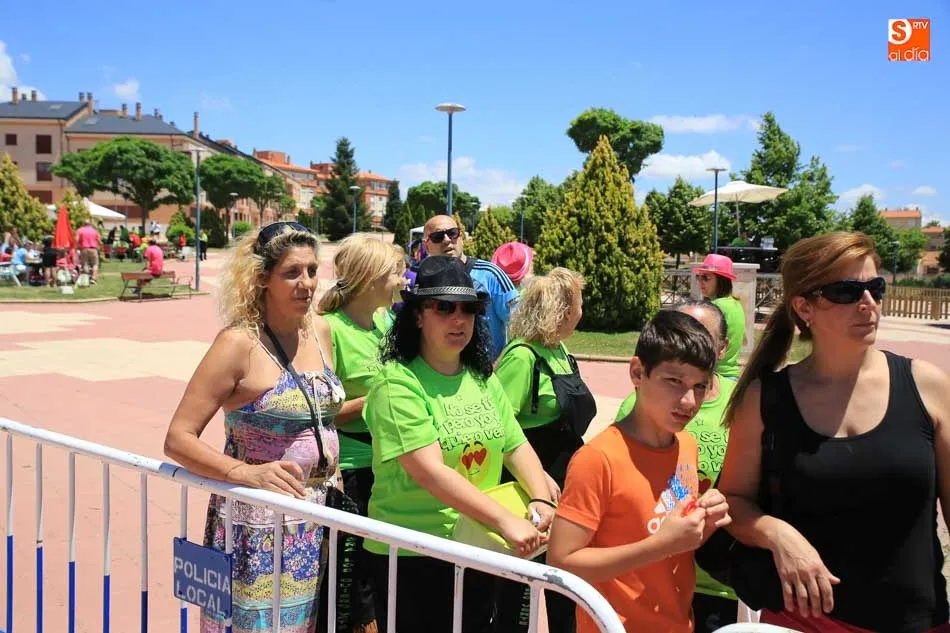 Foto 4 - Gran ambiente festivo en la tradicional paella de Pizarrales