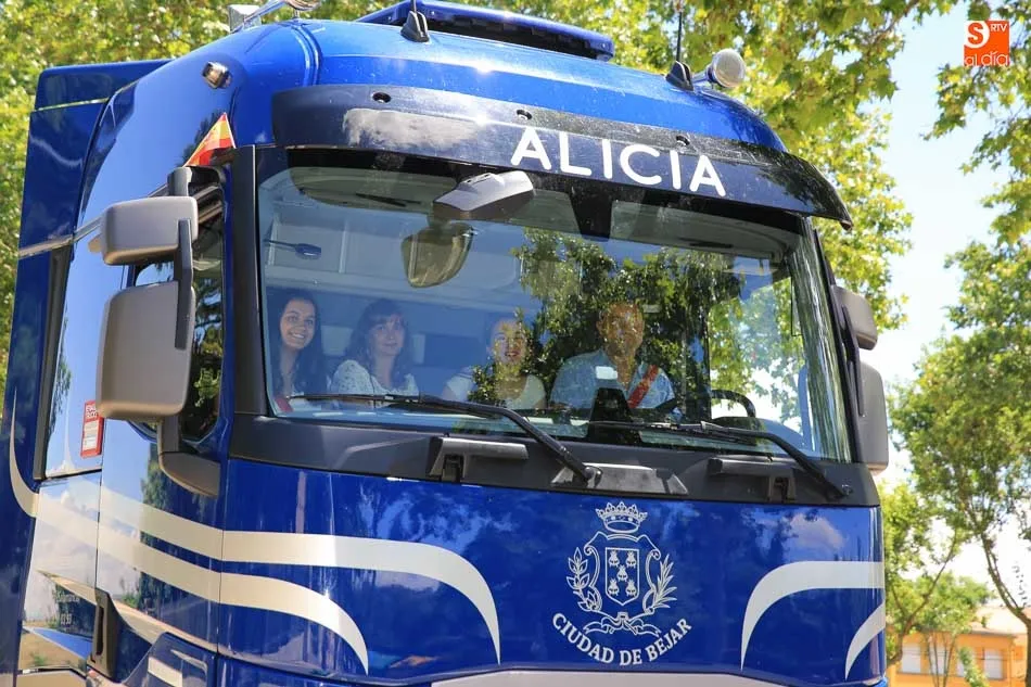 Foto 5 - Conductores y profesionales del volante mantienen la tradicional fiesta de San Crist&oacute;bal