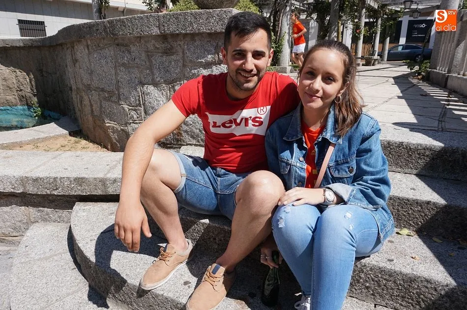 Foto 7 - Los vecinos de la villa presencian la despedida de Espa&ntilde;a del mundial