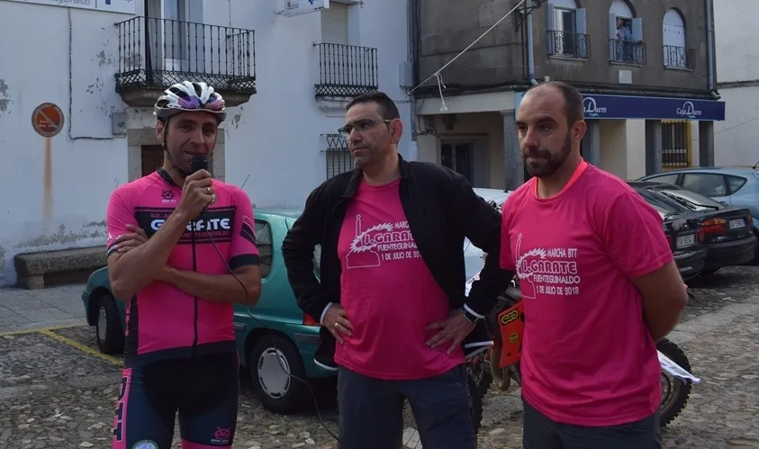 La Marcha en homenaje a Juanma Gárate se estrena superando con holgura el centenar de ciclistas  