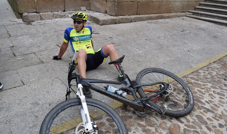 Foto 9 - La Marcha en homenaje a Juanma G&aacute;rate se estrena superando con holgura el centenar de ciclistas  