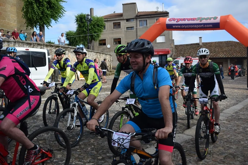 Foto 11 - La Marcha en homenaje a Juanma G&aacute;rate se estrena superando con holgura el centenar de ciclistas  