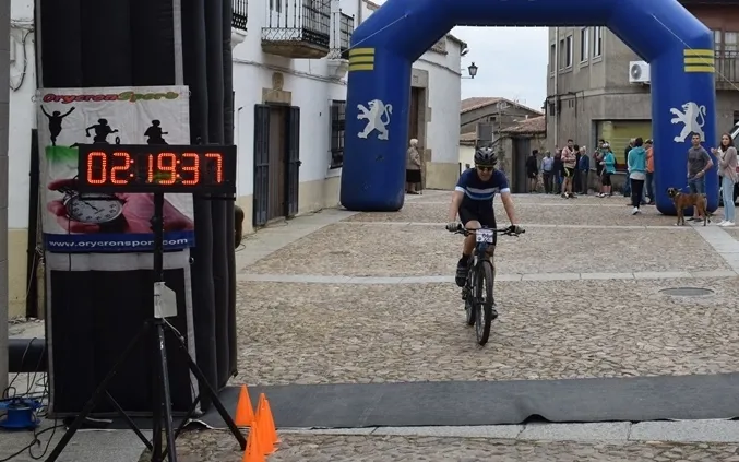 Foto 6 - La Marcha en homenaje a Juanma G&aacute;rate se estrena superando con holgura el centenar de ciclistas  