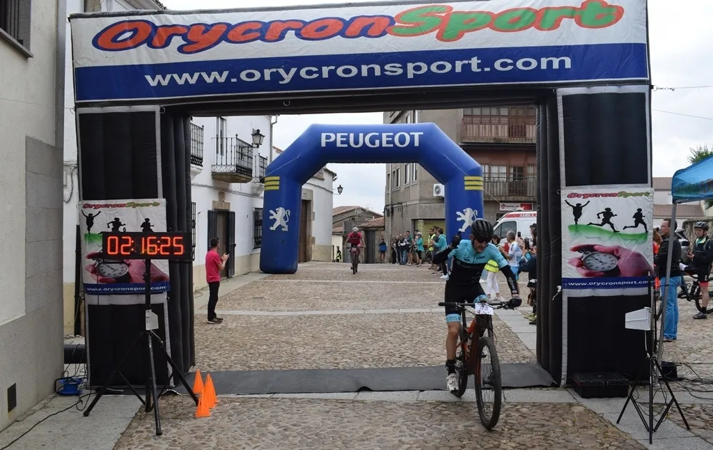 Foto 7 - La Marcha en homenaje a Juanma G&aacute;rate se estrena superando con holgura el centenar de ciclistas  