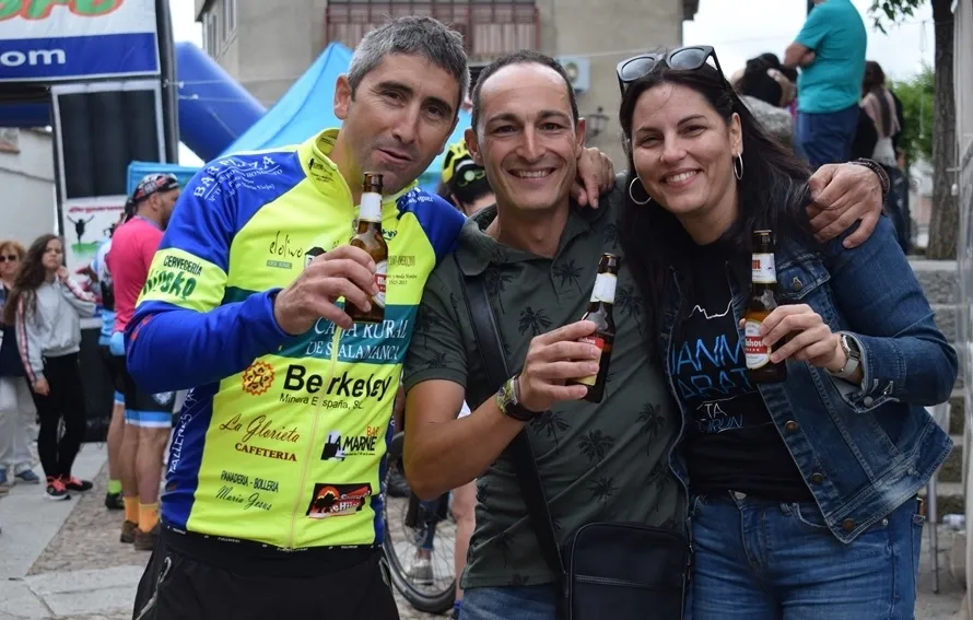Foto 3 - La Marcha en homenaje a Juanma G&aacute;rate se estrena superando con holgura el centenar de ciclistas  