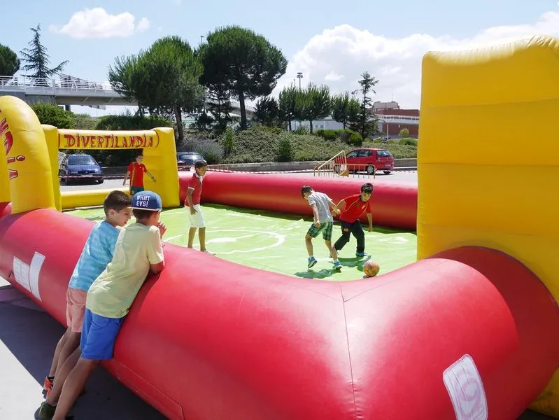 Foto 8 - Gran ambiente en la Fiesta de Rebajas de Verano del Centro Comercial El Tormes  
