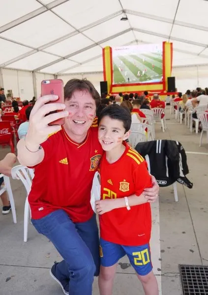 Foto 4 - Gran ambiente en la Fiesta de Rebajas de Verano del Centro Comercial El Tormes  