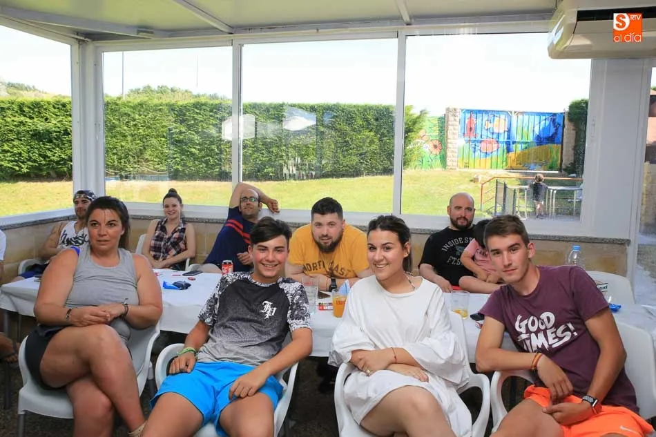 Foto 8 - El encuentro de la Selecci&oacute;n contra Rusia llena de aficionados los bares y terrazas de Salamanca  