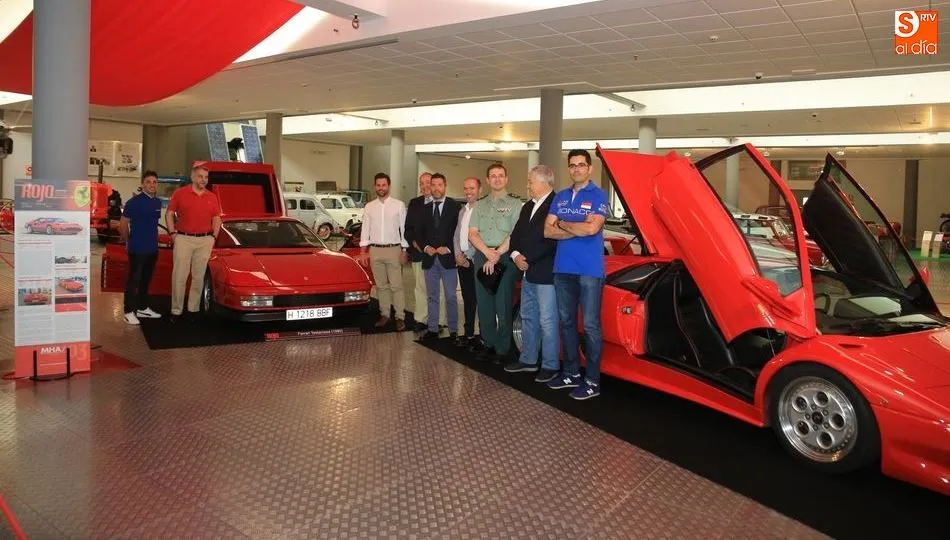 Presentación de la exposición Rojo en el Museo de Historia de la Automoción. Foto de Alberto Martín