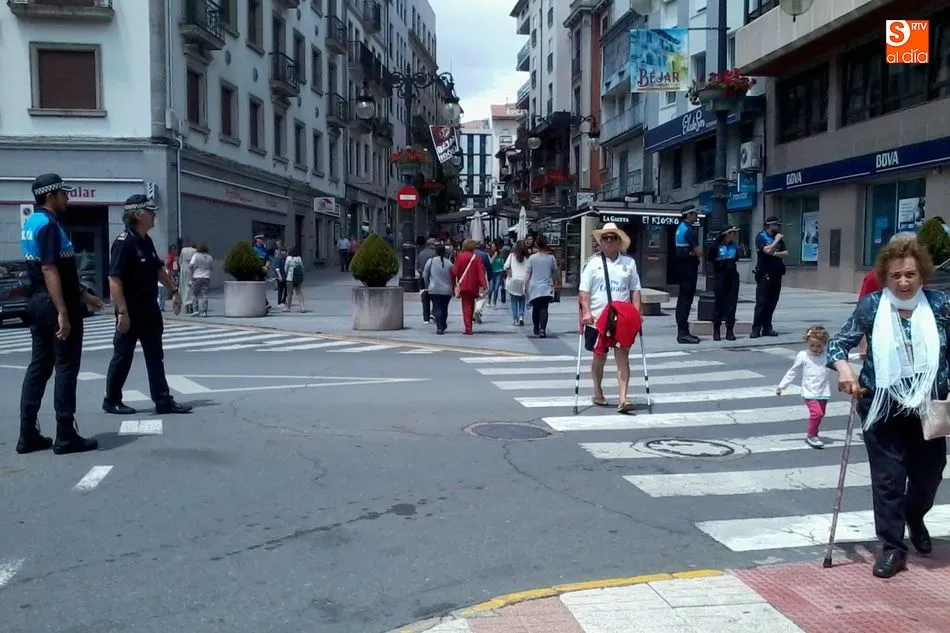 Foto 3 - Tres nuevos polic&iacute;as municipales se incorporan hoy a su periodo de pr&aacute;cticas  
