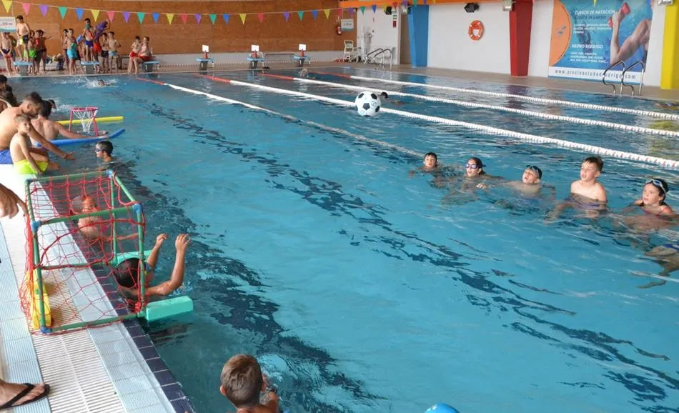 Prorrogado 5 meses de forma extraordinaria el contrato de la piscina al retrasarse la nueva...