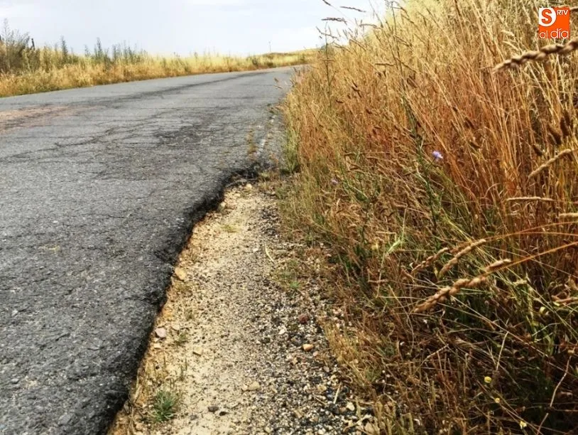 Foto 9 - El Ayuntamiento declina reparar la carretera de Amatos de Alba