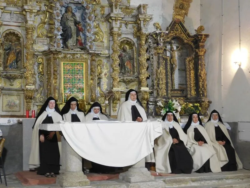 Foto 7 -   Vibrante encuentro con la santa en Do&ntilde;inos de Ledesma a trav&eacute;s de &lsquo;Teresa, la jardinera de la ...