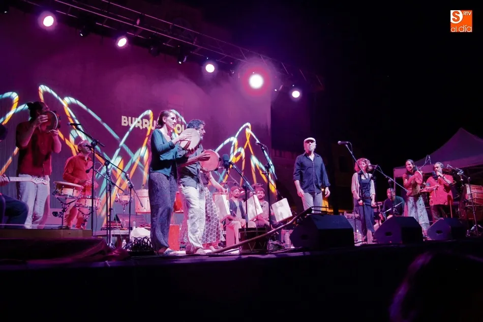 Foto 3 - Vuelve BurruFolk con Luar na Lubre como estrella principal  