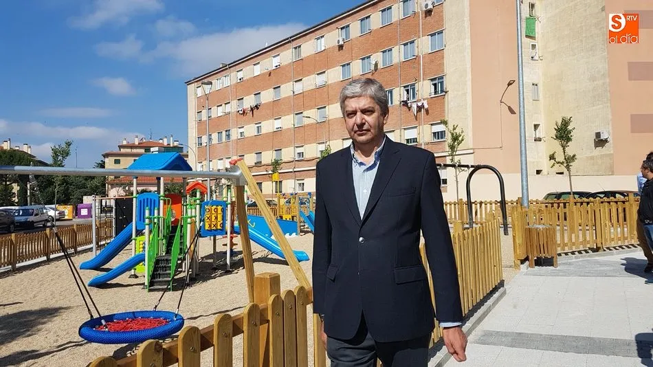 Foto 8 - El Rollo estrena una gran zona de juegos infantiles y deportiva en la calle Alicante