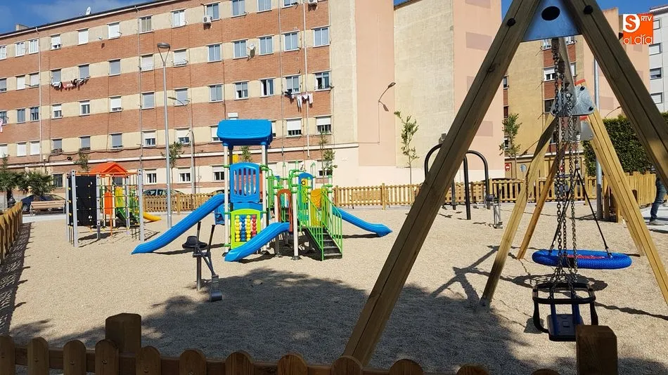 Foto 6 - El Rollo estrena una gran zona de juegos infantiles y deportiva en la calle Alicante