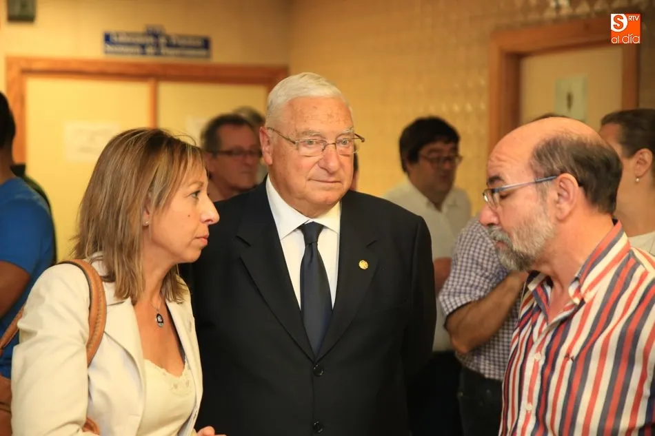 Foto 5 - Emotivo homenaje de los docentes de la Facultad de Ciencias Qu&iacute;micas a Miguel &Aacute;ngel Gal&aacute;n Serrano