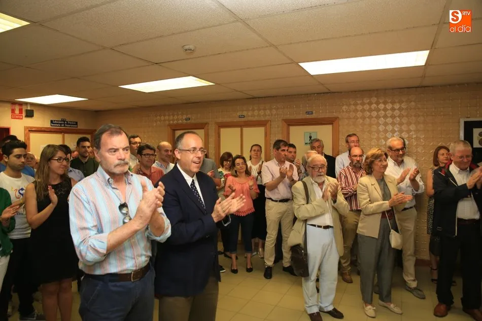 Foto 2 - Emotivo homenaje de los docentes de la Facultad de Ciencias Qu&iacute;micas a Miguel &Aacute;ngel Gal&aacute;n Serrano