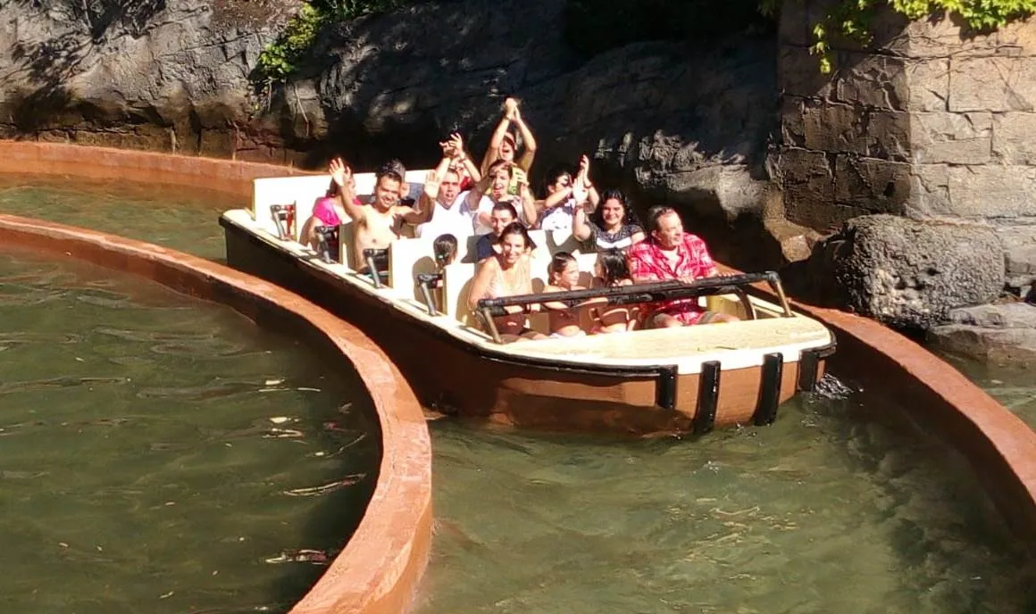 Los alumnos de Religión del IES Campo Charro se van de excursión al Parque de Atracciones de...