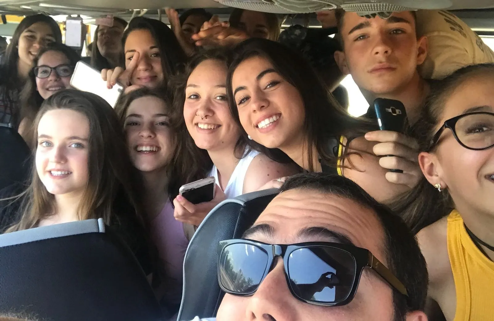 Foto 2 - Los alumnos de Religi&oacute;n del IES Campo Charro se van de excursi&oacute;n al Parque de Atracciones de...