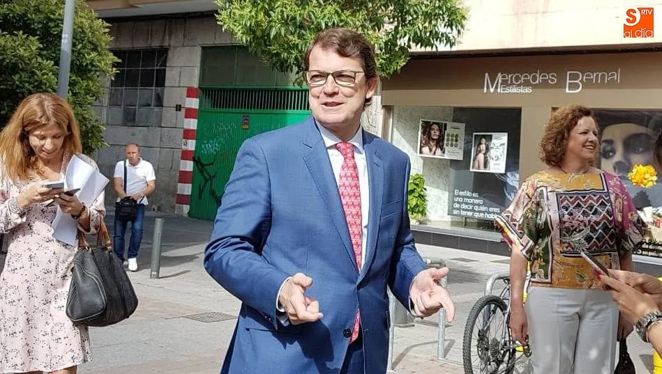 Foto 2 - Alfonso Fern&aacute;ndez Ma&ntilde;ueco: "Hay que recuperar el Gobierno cuanto antes"