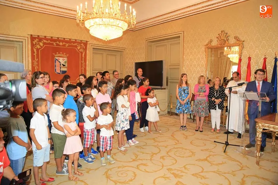 Foto 2 - Divertido encuentro con el alcalde de los 24 menores saharauis acogidos en Salamanca