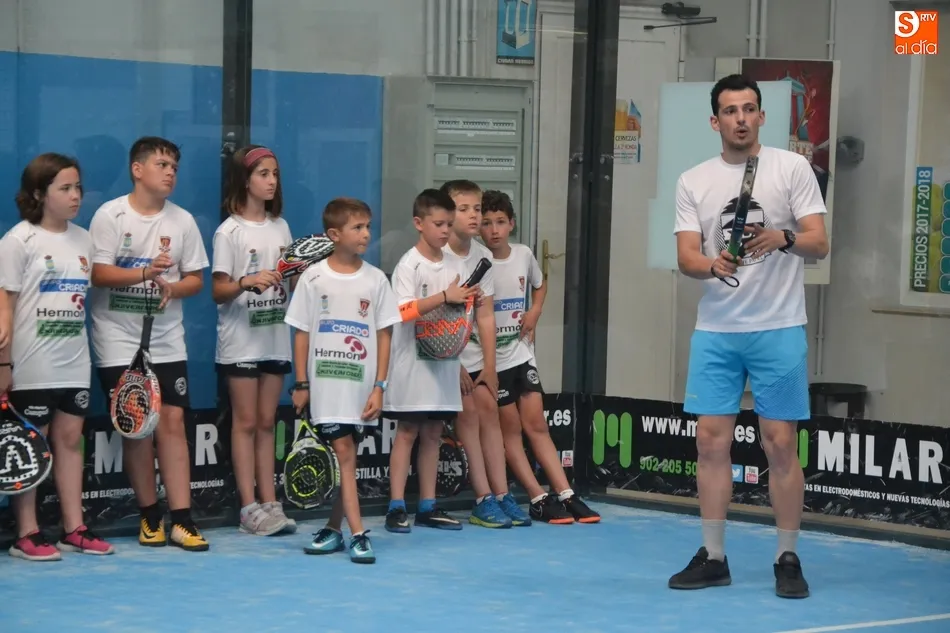 Los integrantes del Miróbriga Campus cambian el césped por las pistas de pádel  