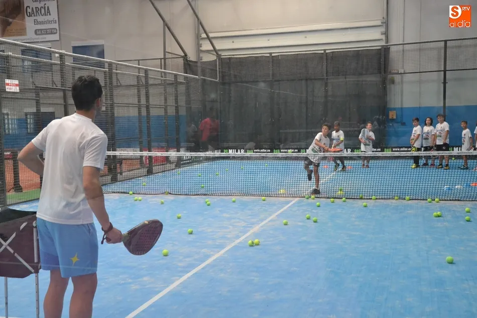 Foto 5 - Los integrantes del Mir&oacute;briga Campus cambian el c&eacute;sped por las pistas de p&aacute;del  