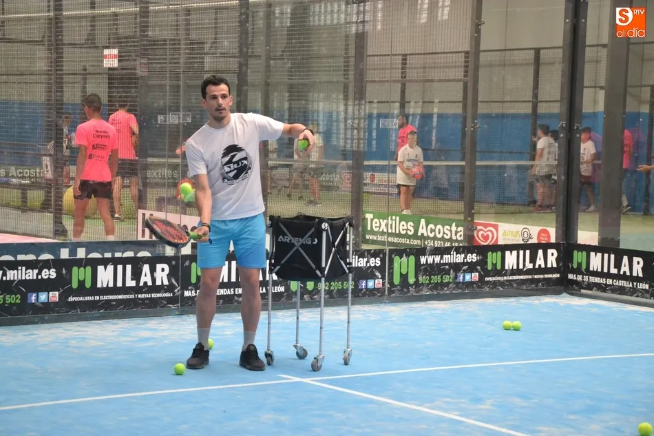Foto 2 - Los integrantes del Mir&oacute;briga Campus cambian el c&eacute;sped por las pistas de p&aacute;del  