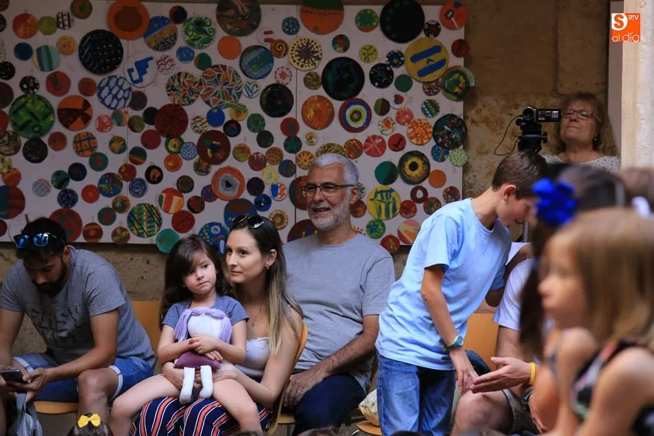 Foto 7 - Imaginaci&oacute;n y juego en la sesi&oacute;n de cuentos &lsquo;PIM-PAM-PUM&rsquo;