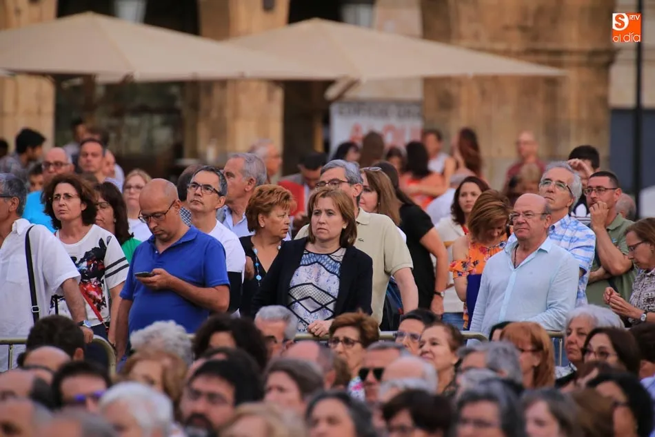 Foto 10 - La Orquesta Sinf&oacute;nica de Castilla y Le&oacute;n envuelve de m&uacute;sica la Plaza Mayor