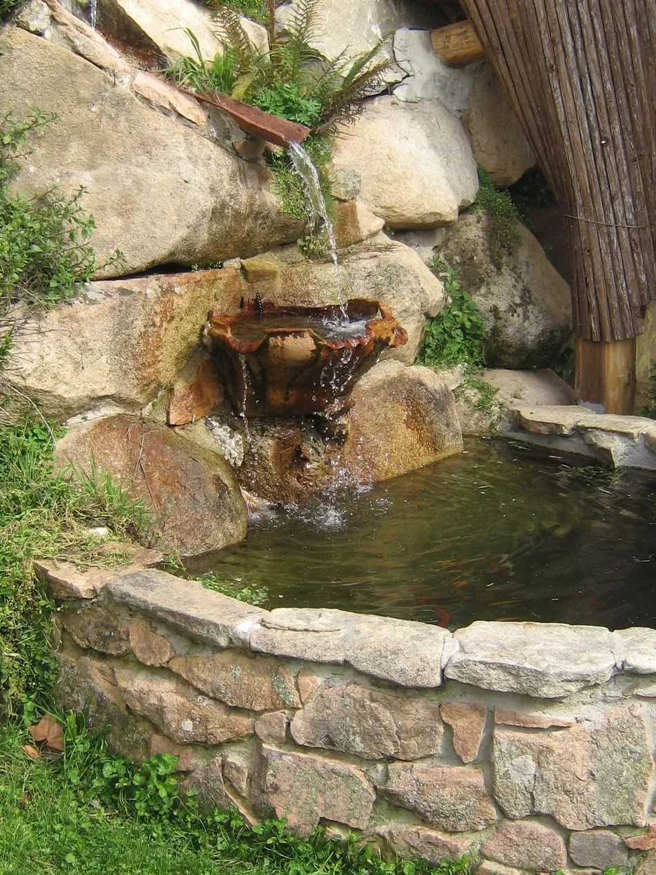 Foto 2 - Aquallart, dise&ntilde;o y creaci&oacute;n de fuentes de agua para interior y jardines