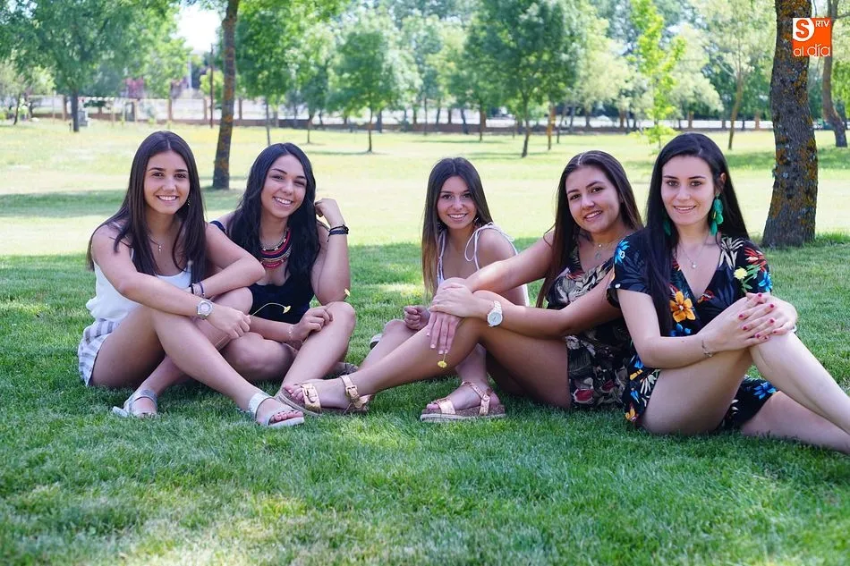 Foto 3 - Cinco Damas para la corona de las fiestas de Guijuelo