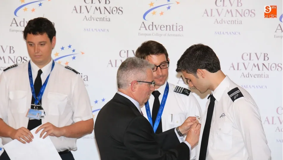 Emocionante ‘Entrega de Alas’ para los alumnos formados en la Escuela de Pilotos Adventia