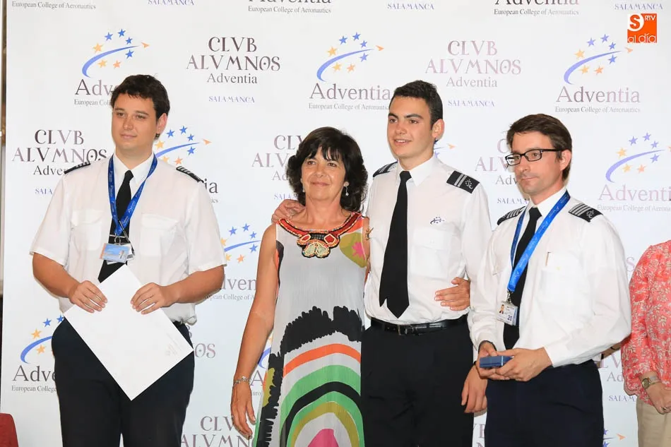 Foto 5 - Emocionante &lsquo;Entrega de Alas&rsquo; para los alumnos formados en la&nbsp;Escuela de Pilotos Adventia