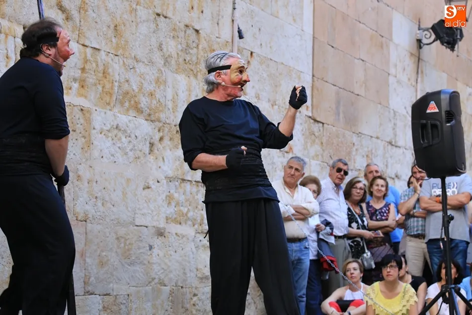 Un momento de la puesta en escena de Juegos de escarnio, con Etón Teatro. Foto: Alberto Martín