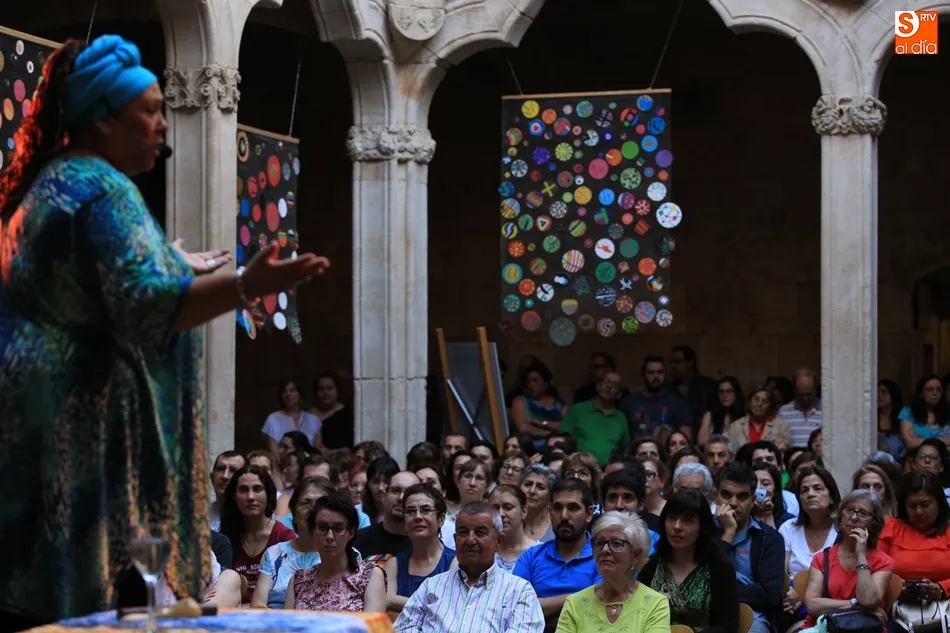 Velada de cuentos con Coralia Rodríguez en la Casa de las Conchas.