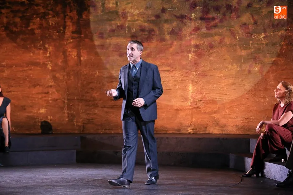 Foto 5 - Teatro de la Abad&iacute;a sube a escena &lsquo;Tiempo de silencio&rsquo;