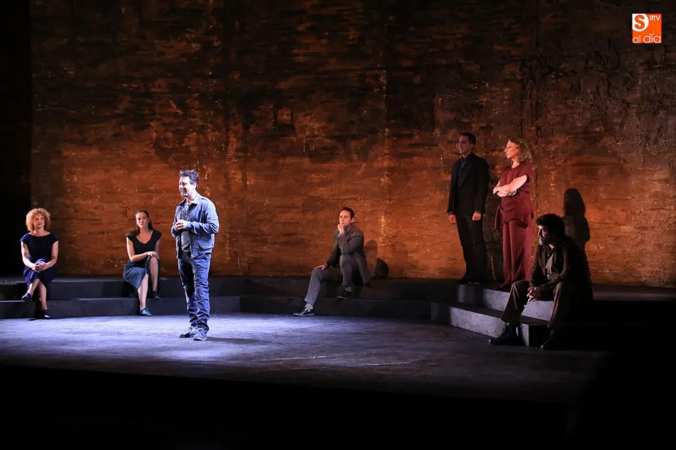 Foto 4 - Teatro de la Abad&iacute;a sube a escena &lsquo;Tiempo de silencio&rsquo;