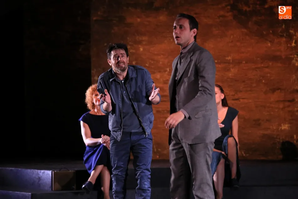 Foto 3 - Teatro de la Abad&iacute;a sube a escena &lsquo;Tiempo de silencio&rsquo;