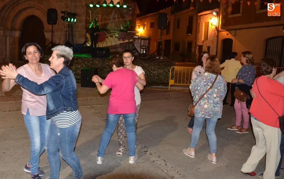 Foto 11 - San Andr&eacute;s inicia sus fiestas veraniegas con una animada sesi&oacute;n de baile  