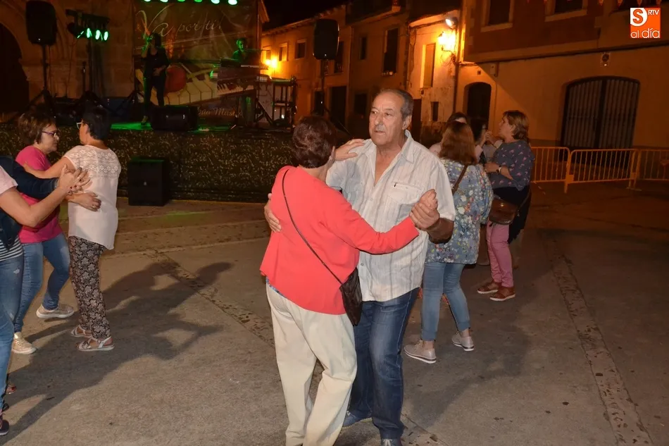 Foto 10 - San Andr&eacute;s inicia sus fiestas veraniegas con una animada sesi&oacute;n de baile  