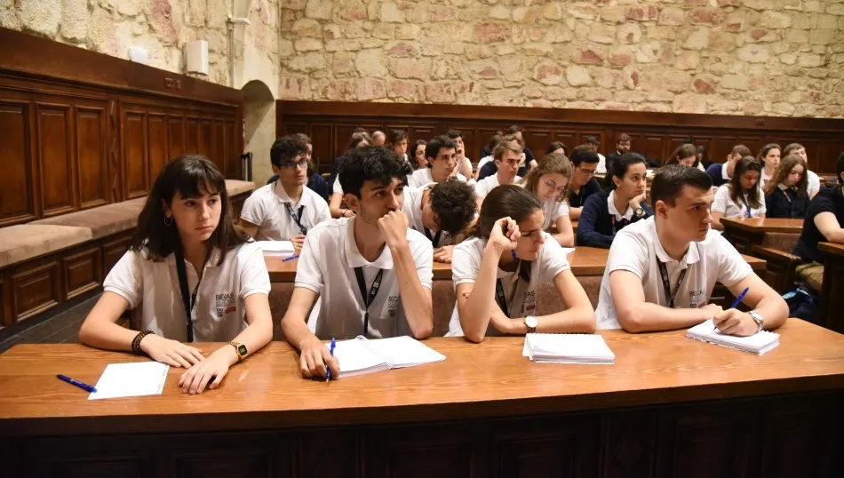 Recibimiento de estos alumnos en el Aula Unamuno de la USAL